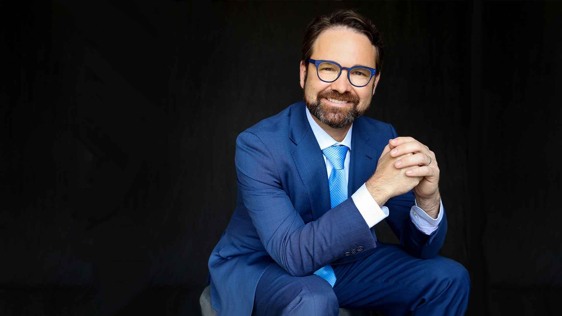 Dr. Kevin Hanz's professional portrait in the Dallas-Fort Worth Metropolitan Area<br />
